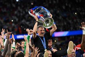 PSG lập loạt cột mốc khó tin, Arsenal chưa thoát nỗi đau 266 trận