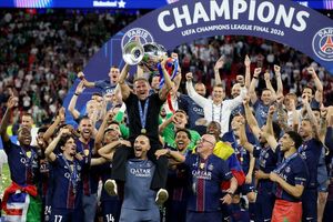 PSG đổi đời nhờ bàn tay thiên tài của Luis Enrique
