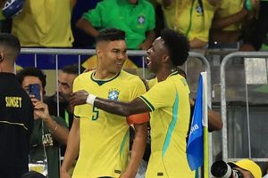 Casemiro tiếp tục thăng hoa khi lên tuyển Brazil