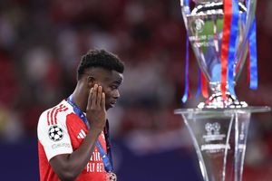 Thống kê trái ngược của cầu thủ PSG và Arsenal