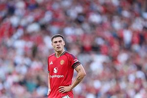 Man Utd và bài học đắt giá 50 triệu bảng từ thương vụ Manuel Ugarte