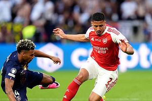 Chiến thuật 24% kiểm soát bóng: Arsenal bóp nghẹt PSG trước khi gục ngã tại chung kết