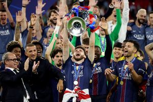 Khvicha Kvaratskhelia xuất sắc nhất Champions League 2025-2026