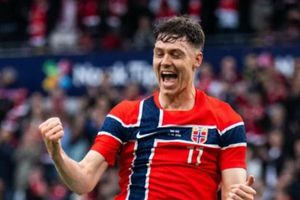 Jorgen Strand Larsen rực sáng, Na Uy áp đảo Thụy Điển 3-1 tại Ullevaal Stadion