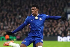 Xabi Alonso xác lập vị thế bất khả xâm phạm của Josh Acheampong tại Chelsea