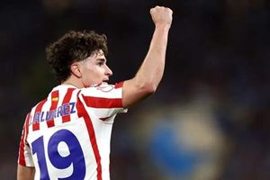 Barcelona vung tiền chiêu mộ Anthony Gordon và Julian Alvarez: Nghịch lý tài chính tại Camp Nou