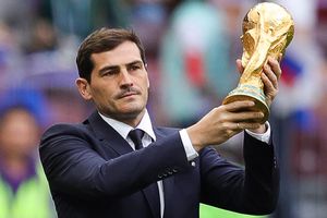 Casillas gia nhập phe đối lập của Perez tại Real Madrid