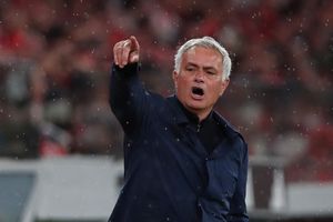 Real Madrid phải chi 17 triệu USD để đưa Mourinho trở lại