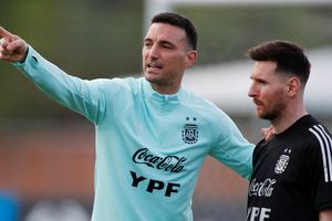 HLV Argentina: Không quyết định bất kỳ việc gì mà chưa hỏi Messi