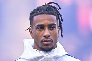 Real Madrid kích nổ bom tấn 130 triệu bảng Michael Olise, Barca đón người cũ Marc Cucurella