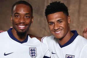 Ivan Toney và Ollie Watkins: Từ kẻ đóng thế đến quân bài chiến lược của Thomas Tuchel