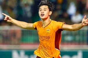 Becamex TP HCM (2-1) HAGL: Việt Cường tạo 'siêu phẩm' cho đội chủ nhà