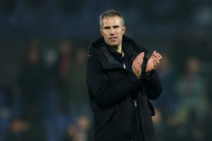 Van Persie bị Feyenoord sa thải