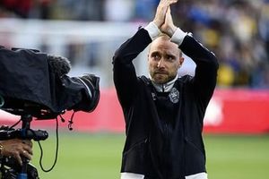 Christian Eriksen lại đổ gục trên sân cỏ, hủy trận giao hữu Đan Mạch – Ukraine
