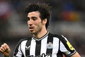 Newcastle hét giá Tonali tới 100 triệu euro