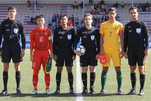 Trọng tài Singapore điều hành trận play-off V-League