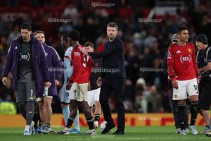 MU nổ liên hoàn 'bom tấn' sau thương vụ Ederson