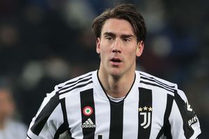 Tình cảnh éo le của Vlahovic