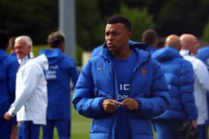 Mbappe vướng ồn ào đời tư trước World Cup