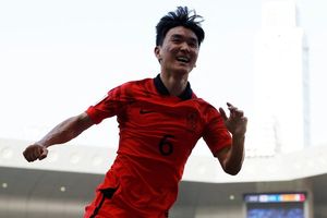 Ngày Hwang In-beom rực sáng đưa Hàn Quốc vượt khó