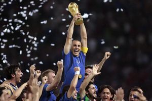 Zidane húc đầu, Lippi tháo kính, Italy lên đỉnh thế giới