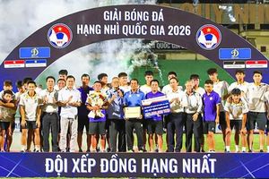 Trẻ Hà Nội, Huế đoạt vé thăng hạng