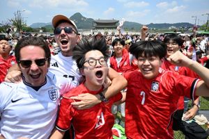 Xem fan Hàn Quốc tham gia World Cup mà... ước