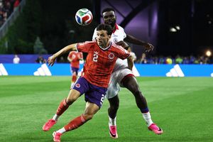 Tuyển Scotland tạm xếp trên Brazil sau lượt trận đầu