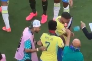 Cầu thủ Brazil phớt lờ Neymar?