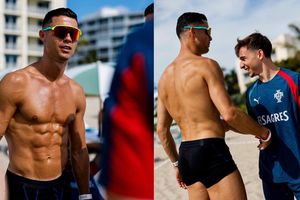 Ronaldo cởi trần dạo biển trước World Cup, khoe cơ bụng 6 múi tuổi 41