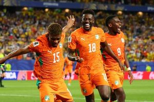 Ngôi sao MU hóa người hùng, Bờ Biển Ngà làm nên lịch sử ở World Cup