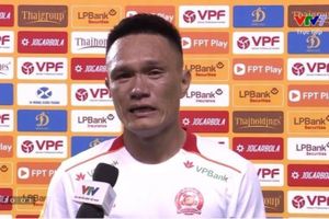 Nước mắt hạnh phúc của cựu tuyển thủ Việt Nam từng nhúng chàm