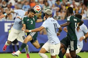 Uruguay - Ả Rập Xê Út hòa 1-1 trong trận mở màn bảng H