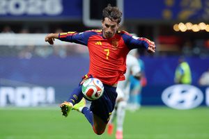 Người hâm mộ ngao ngán Ferran Torres