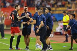 Ninh Bình FC bất ngờ chia tay trợ lý cũ của HLV Park Hang-seo