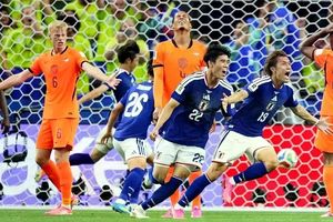 Nhật Bản tạo 'địa chấn' hòa Hà Lan tại World Cup, báo chí quốc tế ngả mũ thán phục