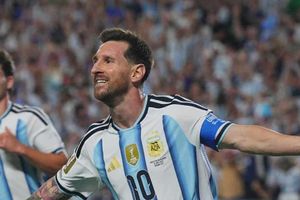 Messi lập hat-trick siêu đẳng, Argentina khởi đầu không thể đẹp hơn