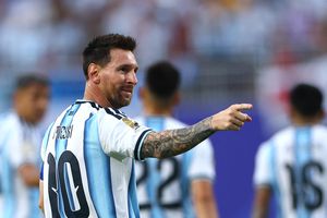 Màn trình diễn siêu hạng của Messi