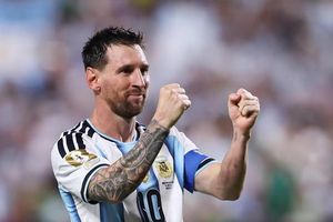 Messi làm cả thế giới ngỡ ngàng