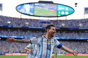 Trực tiếp Argentina 1-0 Algeria (H1): Messi đang là ông chủ trên sân