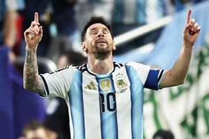 Messi phá kỷ lục mà Ronaldo tự hào nhất ở World Cup