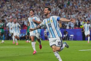Lionel Messi cân bằng kỷ lục vĩ đại nhất lịch sử World Cup