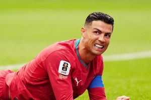 Ronaldo đang là gánh nặng của tuyển Bồ Đào Nha