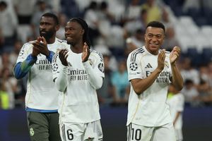 Real Madrid chuẩn bị thanh lý sao lớn ở hàng tiền vệ