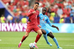 Ronaldo gây thất vọng, Bồ Đào Nha bị tân binh World Cup cầm hòa