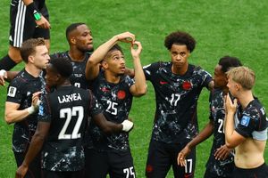 Qatar thảm bại 0-6 trước Canada