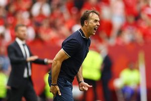 Lopetegui nổi giận vì Canada không biết dừng lại