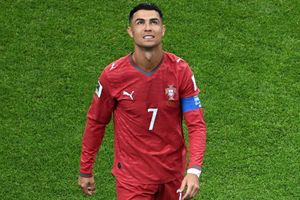 Tuyển Bồ Đào Nha dậy sóng vì Ronaldo