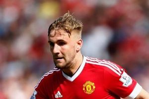 Muốn ở lại Man Utd, Luke Shaw phải giảm lương