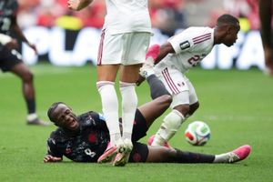 Pha gãy chân kinh hoàng của tuyển thủ Canada tại World Cup 2026
